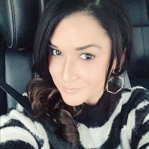 Meet your Posher, Adrienne